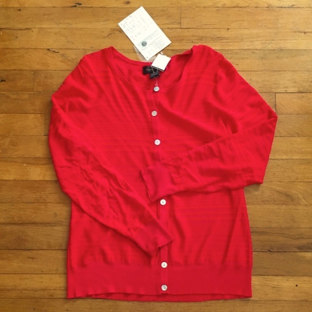 Rayon sweater in red size med Light weight nwt